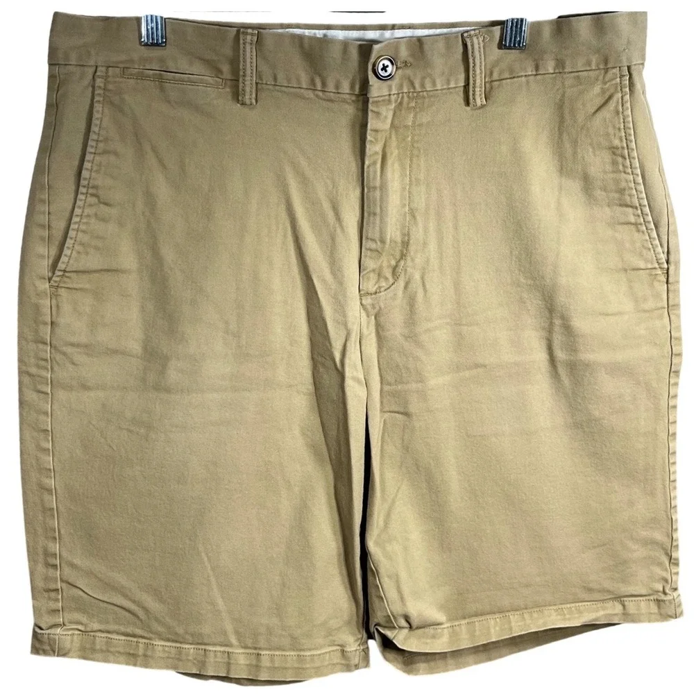 Old Navy Ultimate Slim Built-In Flex Shorts Mens 36 Basswood Brown